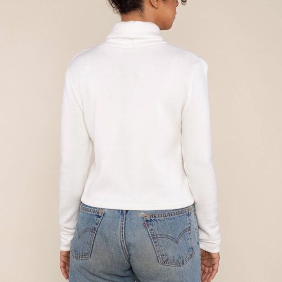 NWT White Cropped Turtleneck Minimalist Classic - Picture 2 of 2